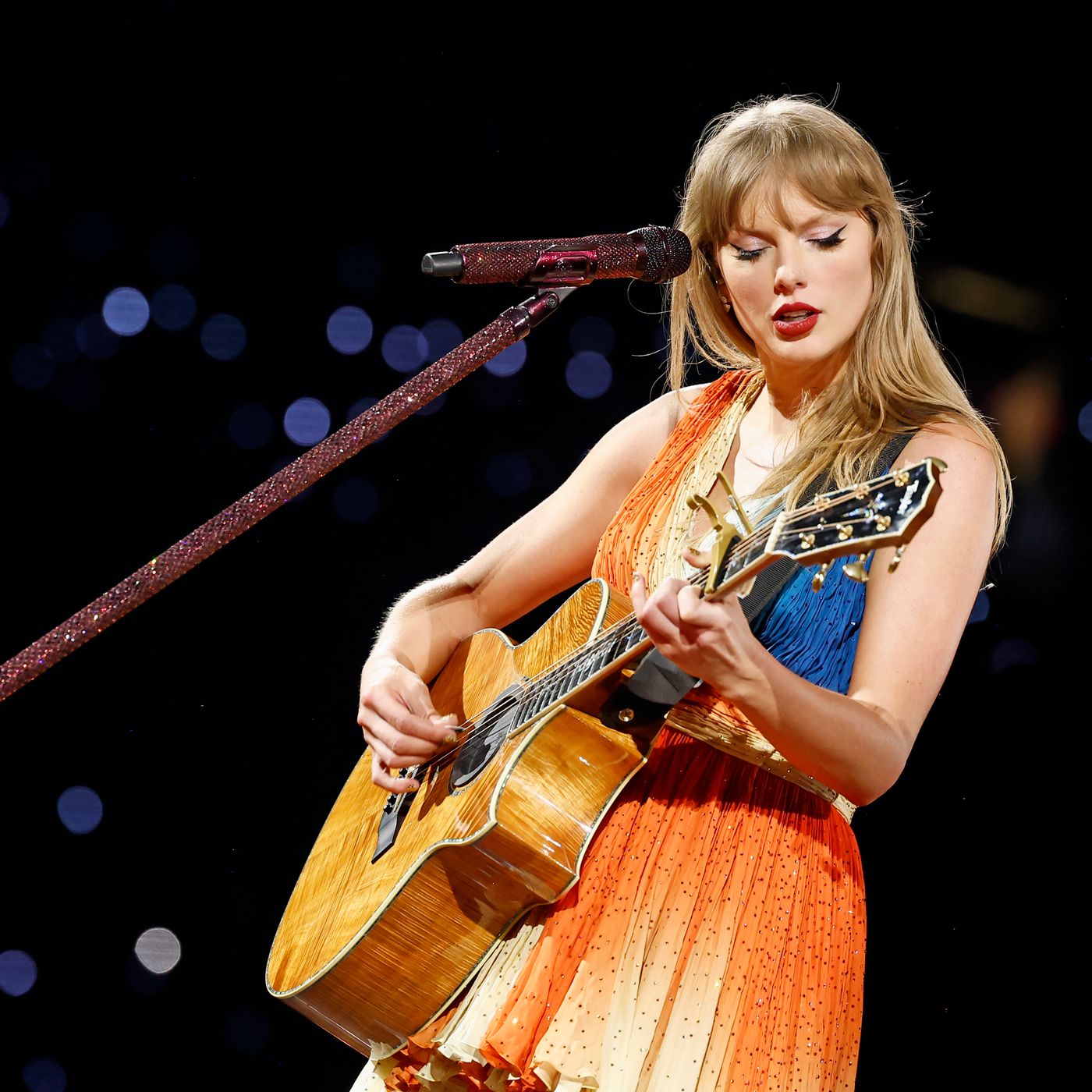 テイラー・スウィフト eras tour 楽しむ book