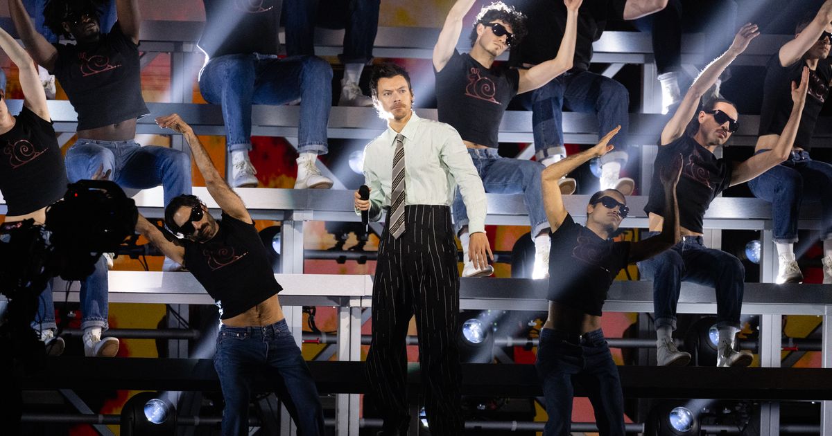 Harry Styles's Lyrical Vagueposting Doesn't Make Sense