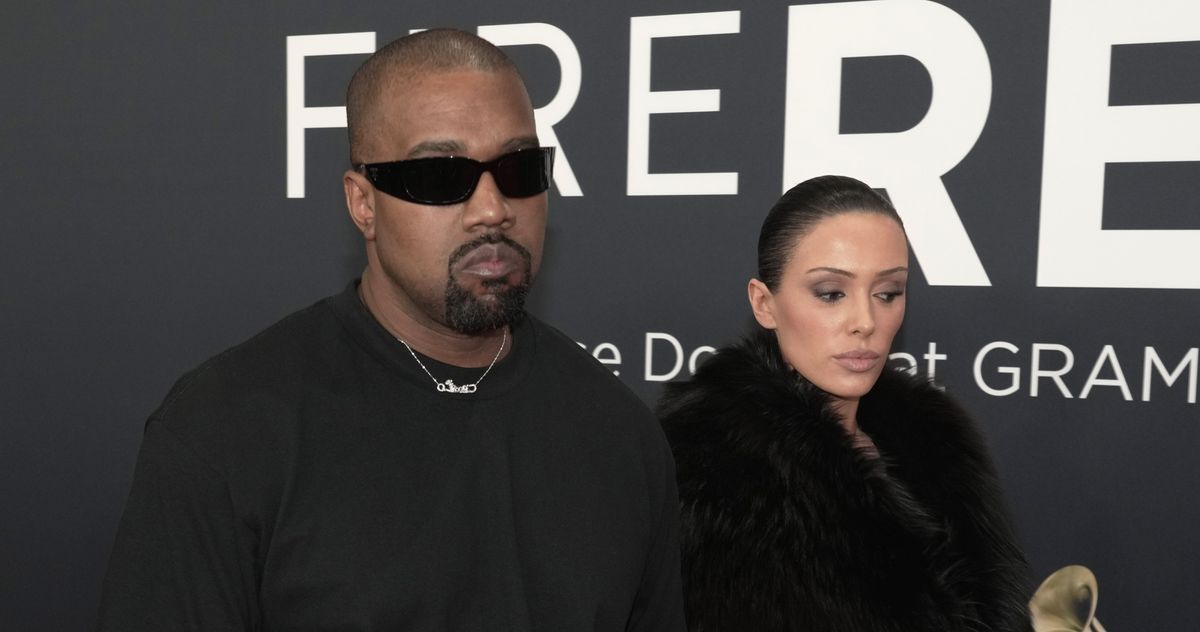 Kanye WestとBianca Censoriはグラミー賞を通してフラッシュしました