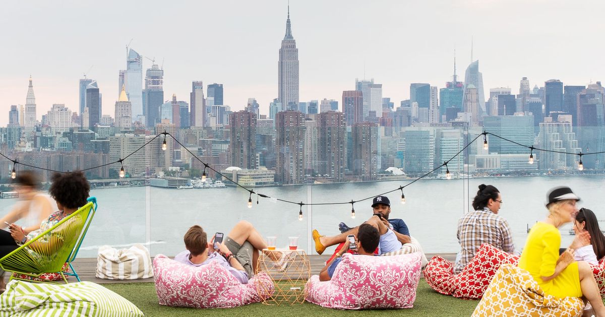 The Absolute Best Rooftop Bars In Nyc
