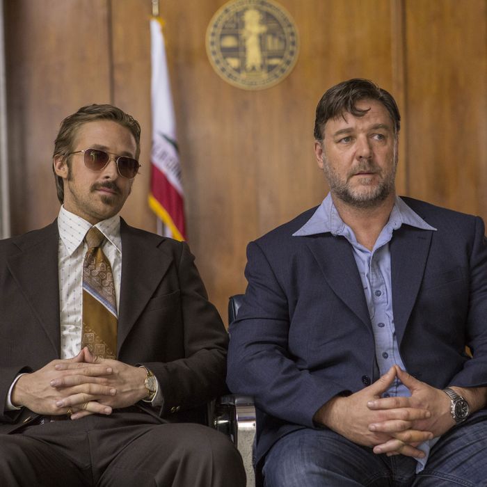 Xxx Hallwaod Seeping - Movie Review: The Nice Guys Is a Loose, Fun Buddy-Cop Movie Like They Used  to Make