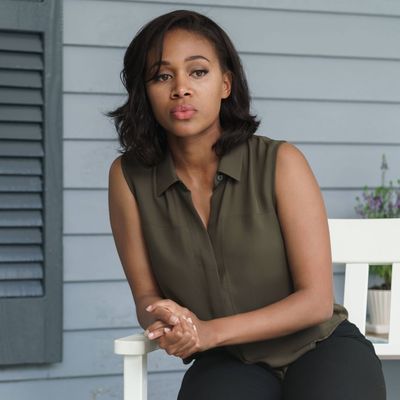 SLEEPY HOLLOW: Abbie (Nicole Beharie) in the “Whispers In The Dark” episode of SLEEPY HOLLOW airing Thursday, Oct. 8 (9:00-10:00 PM ET/PT) on FOX. ©2015 Fox Broadcasting Co. CR: Tina Rowden/FOX