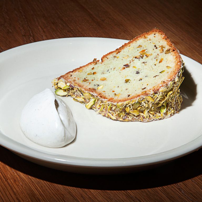 开心果蛋糕配乳清干酪。