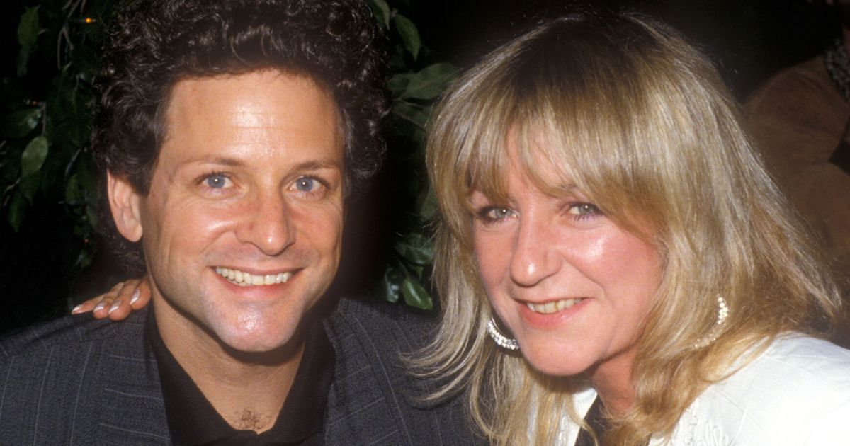 林賽白金漢 (Lindsey Buckingham) 和克里斯汀麥克維 (Christine McVie) 正在合作製作一張二重唱專輯