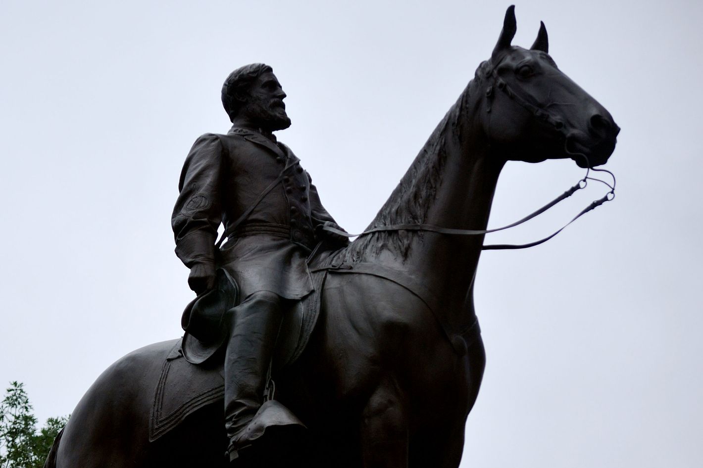 Robert E. Lee Monuments Are Symbols of the Neo-Confederacy