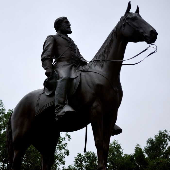 Robert E. Lee Monuments Are Symbols of the Neo-Confederacy