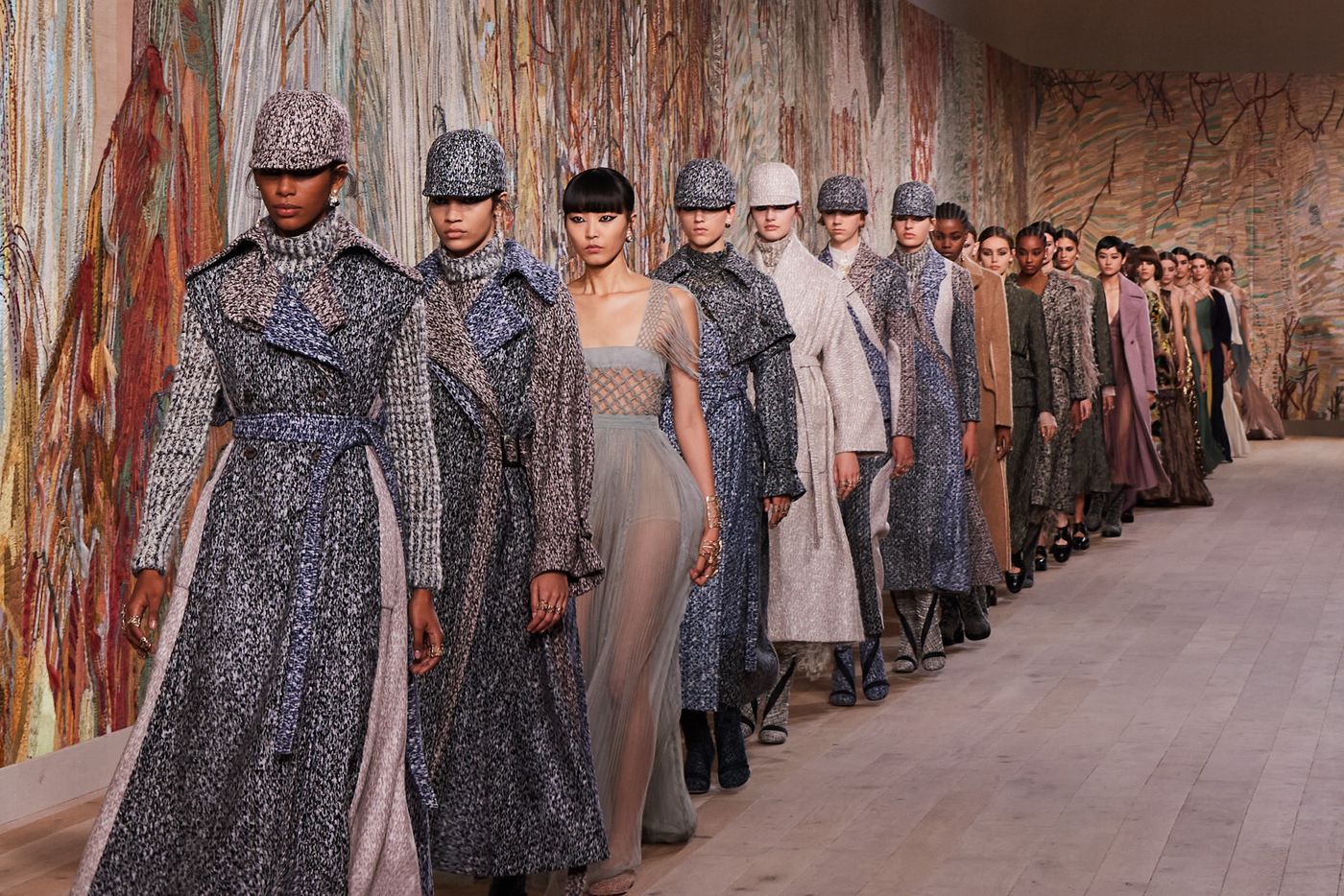 https://pyxis.nymag.com/v1/imgs/da5/1d5/77a564175553a5f0a4af1ecfcf142e8c6c-dior-hc-aw21-22-finale--adrien-dirand-1.2x.rhorizontal.w700.jpg