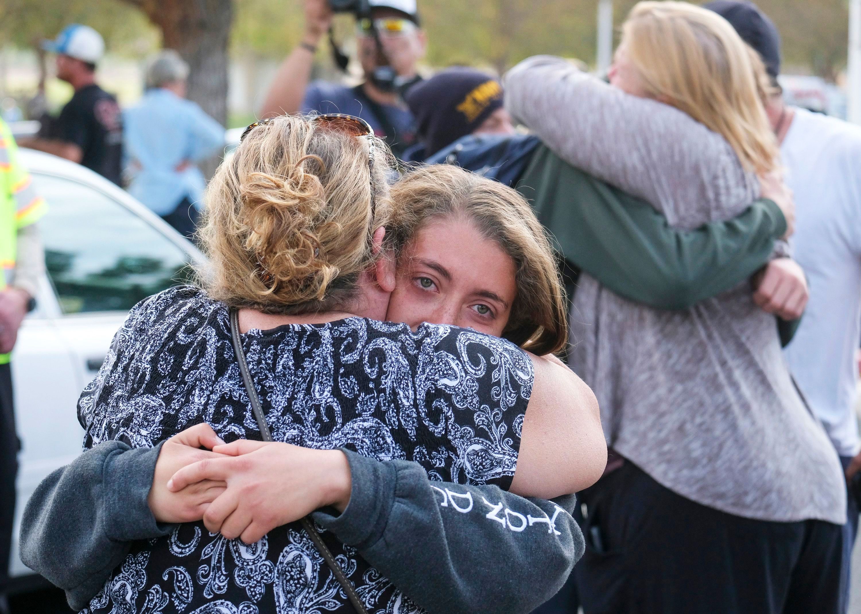 Santa Clarita California Shooting Multiple Injuries 2 Dead