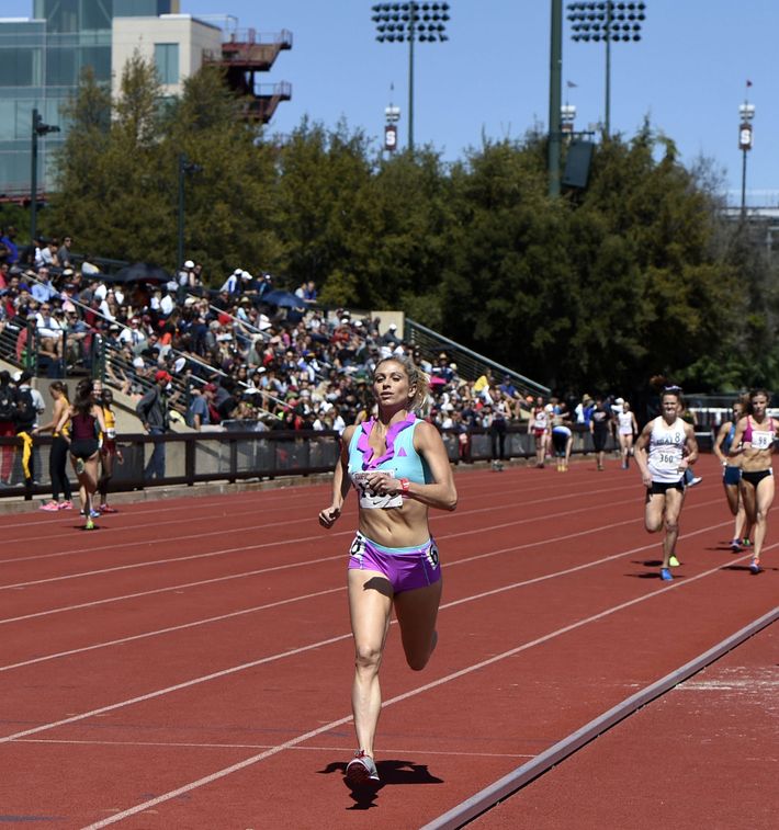 Maggie Vessey's On-The-Track Fashion  Fitness girls, Fit women, Fitness  and sport