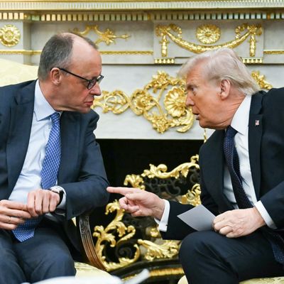 TOPSHOT-US-GERMANY-POLITICS-TRUMP-MERZ