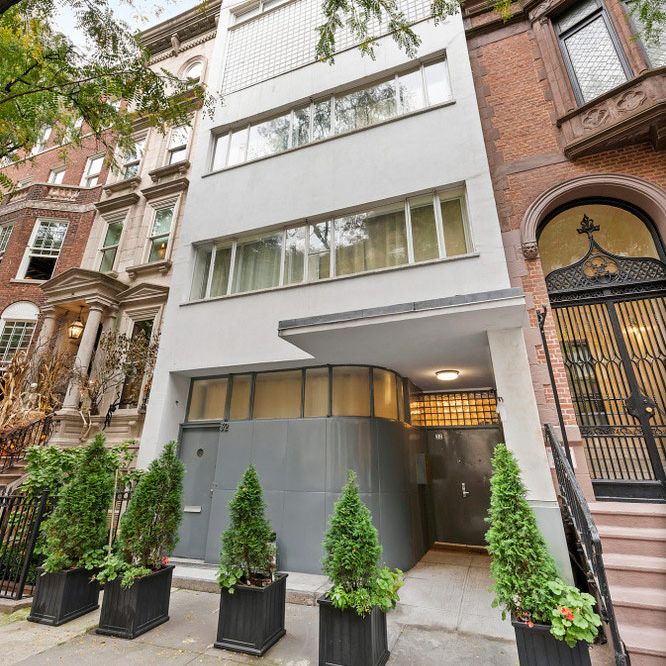 Why Hasn't Anyone Bought This William Lescaze House?