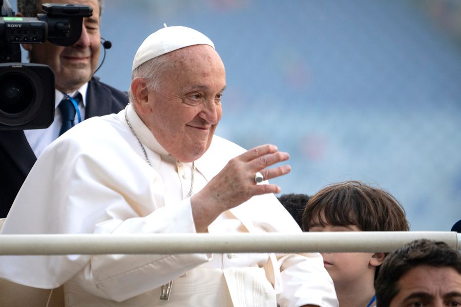 Pope Informs J.D. Vance He’s Wrong About Migrants, Christianity