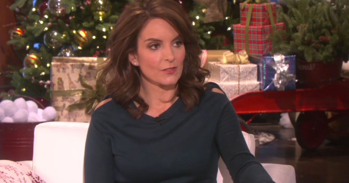 Tina Fey Tells Ellen About the Time She Sat on Santa Claus’s Lap in a ...