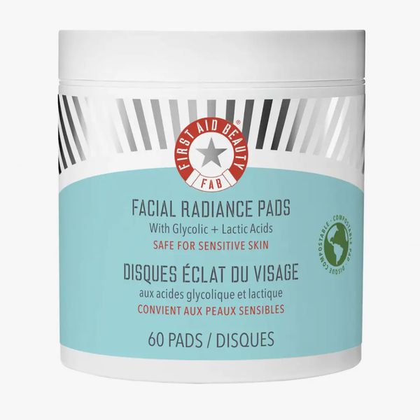 First Aid Beauty Facial Radiance Pads