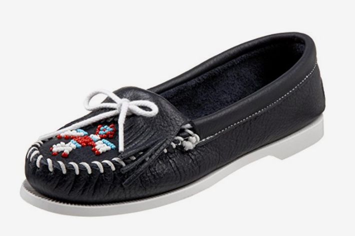 Minnetonka baby moccasins on sale amazon