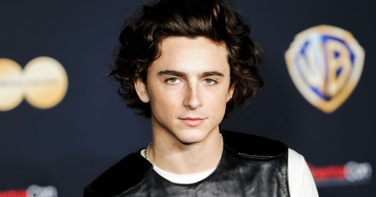 Timothée Chalamet Uses Austin Butler's 'Elvis' Vocal Coach - Vimarsana News