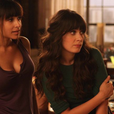 Cece (Hannah Simone, L) gives Jess (Zooey Deschanel, R) advice in the "Cece Crashes" episode of NEW GIRL airing Tuesday, Nov. 8 (9:00-9:30 PM ET/PT) on FOX. ©2011 Fox Broadcasting Co. Cr: Patrick McElhenney/FOX