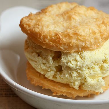 Macaroon Cookie with Vanilla Ice Cream Sandwich