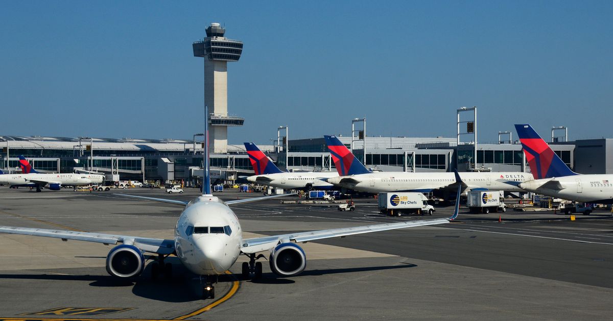 Kennedy Steve, YouTube's Favorite Air Traffic Controller - Vimarsana News