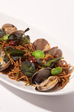 Toasted fideo pasta, all-natural chicken breast, chorizo, cockles & saffron aioli