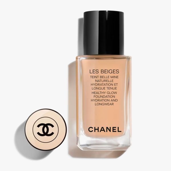 Chanel Les Beiges Healthy Glow Foundation