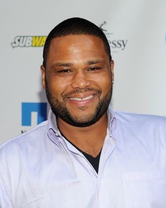 NEW YORK, NY - JUNE 02: Actor Anthony Anderson attends NY Giants Justin Tuck's 3rd Annual Celebrity Billiards Tournament at Slate on June 2, 2011 in New York City. (Photo by Jason Kempin/Getty Images for Rush For Literacy)