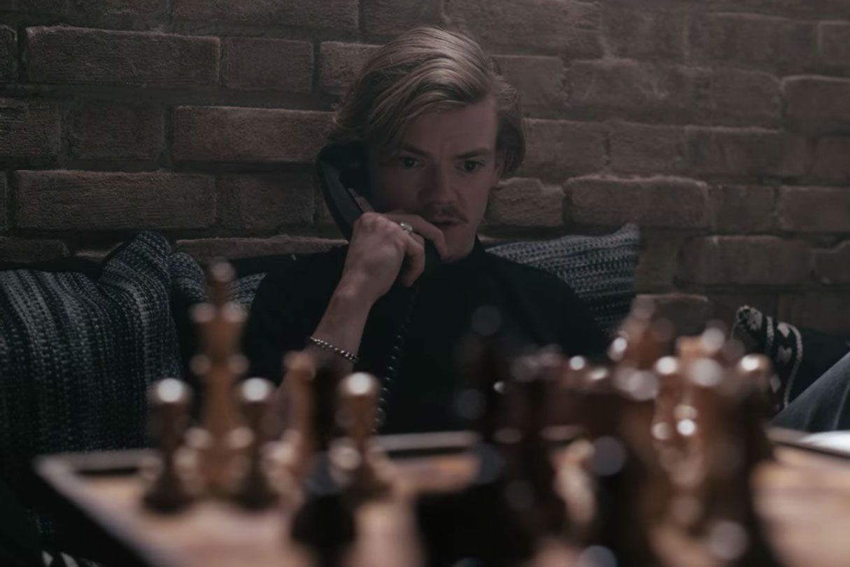 Review: The Queen's Gambit revolutionizes chess