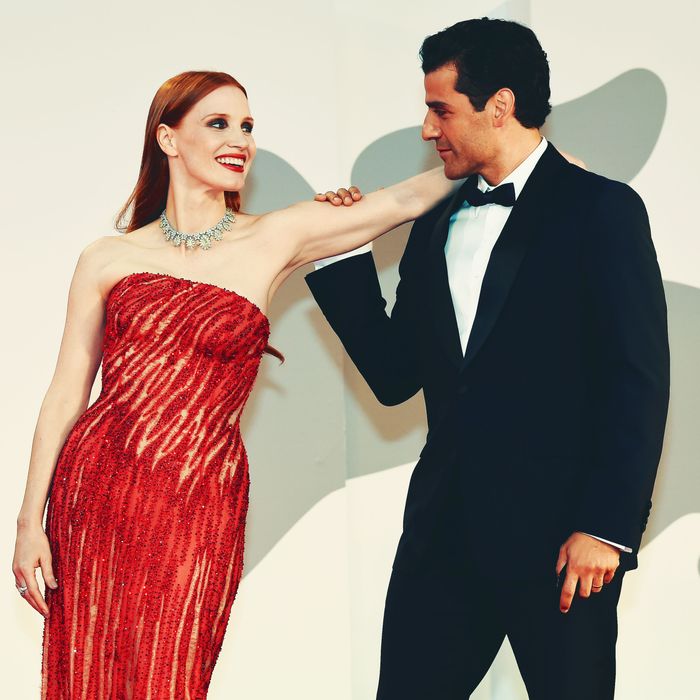 Jessica Chastain says s-x scenes with Oscar Isaac is Embarrassing.