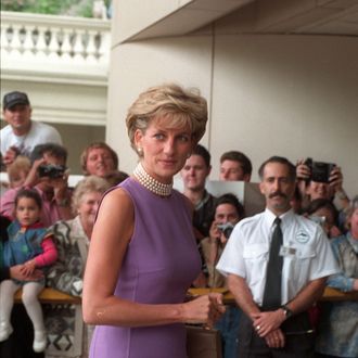  PRINCESS DIANA AT THE VICTOR CHANG CARDIAC RESEARCH INSTITUTE , SYDNEY, AUSTRALIA.