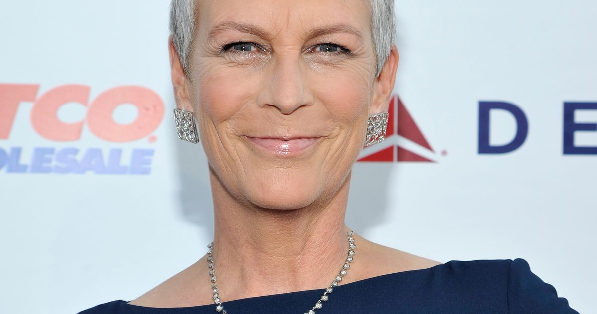 傑米李柯蒂斯 (Jamie Lee Curtis) 重現了她媽媽的作品心理淋浴場景尖叫皇后