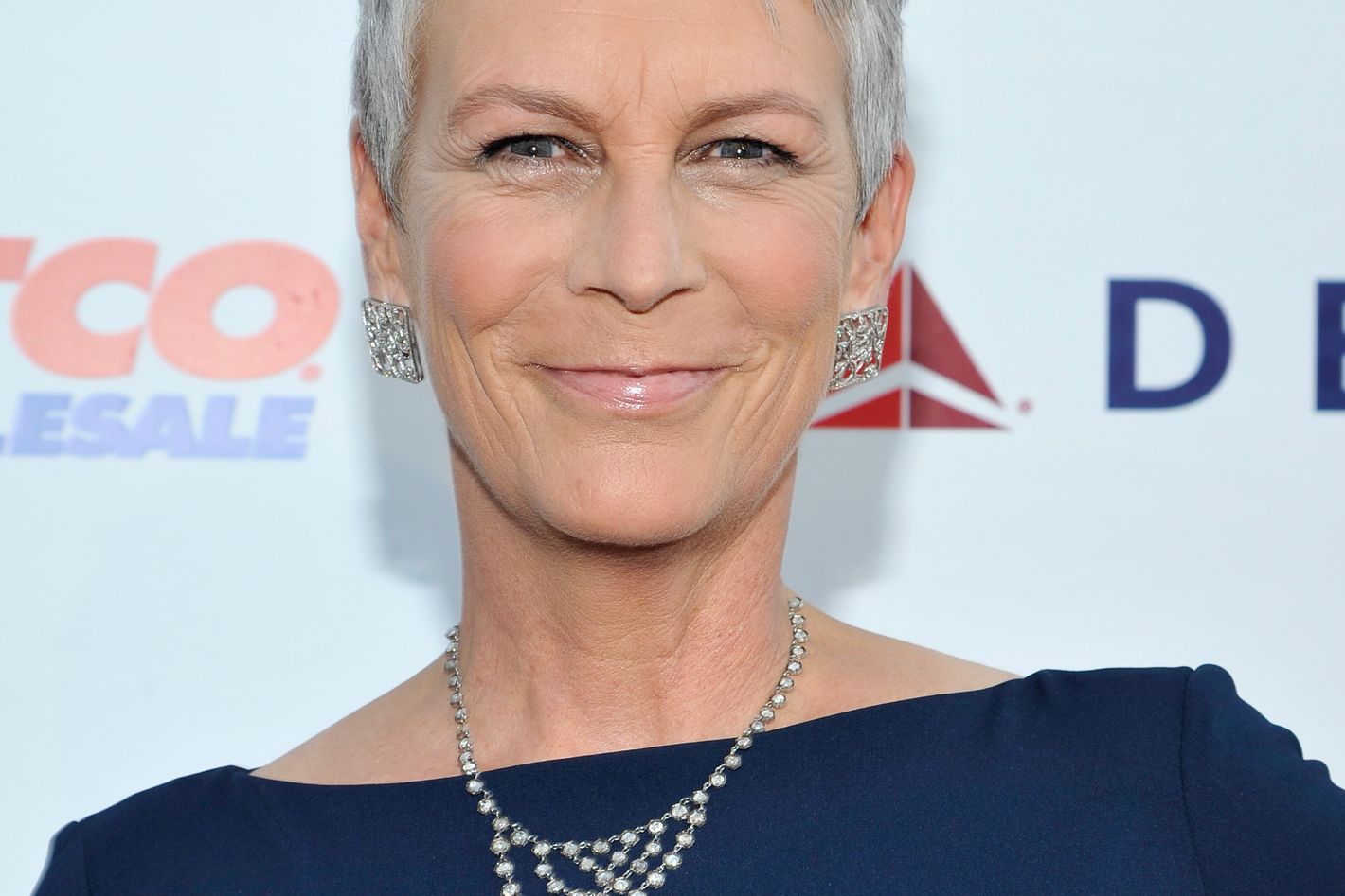 Jamie Lee Curtis on Opiate Addiction: Let's Avoid Enabling Our Loved Ones  Who Are Ill