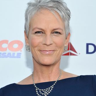 Jamie Lee Curtis on Opiate Addiction: Let’s Avoid Enabling Our Loved ...