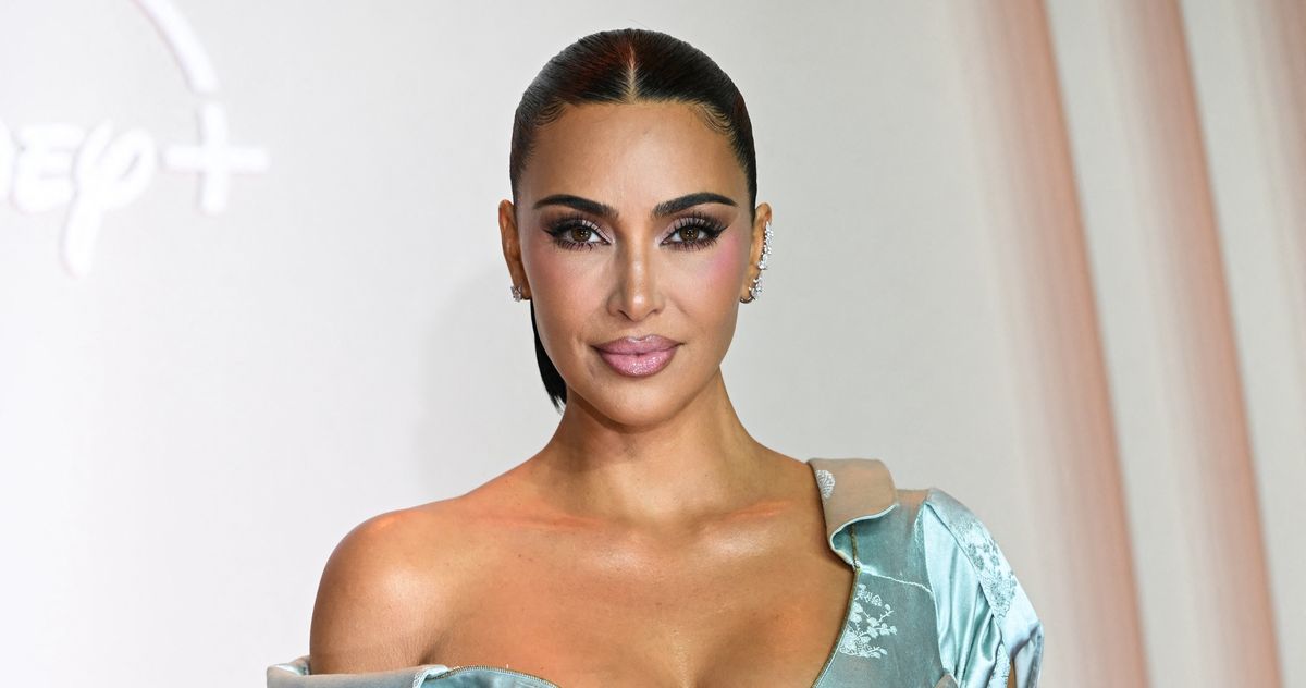 Kim Kardashian, Jay Guapõ TikTok Halloween Costume Explained Kim Kardashian, Jay Guapõ TikTok Halloween Costume Explained