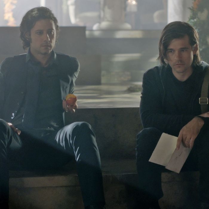 Eliot (Hale Appleman) and Quentin (Jason Ralph) in The Magicians.