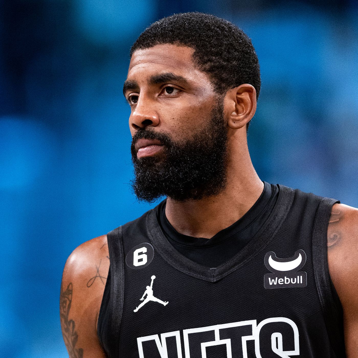 Black mask Kyrie Irving vs. clear mask Kyrie Irving — who wins?