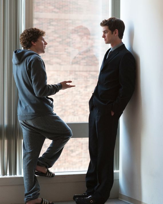 LA RED SOCIAL, de izquierda a derecha: Jesse Eisenberg, Andrew Garfield, 2010. © Columbia Pictures/Cortesía E