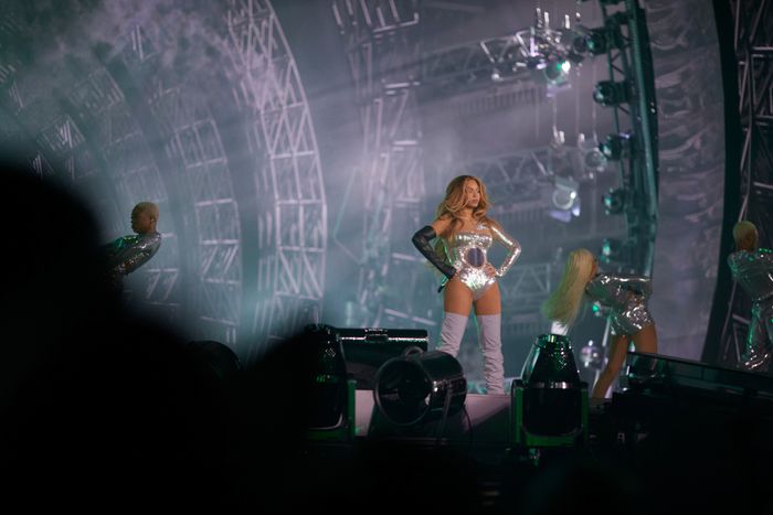 beyonce first solo tour