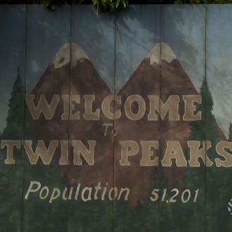 Ana de la Reguera and Hugh Dillon Join Twin Peaks in Unnamed ...
