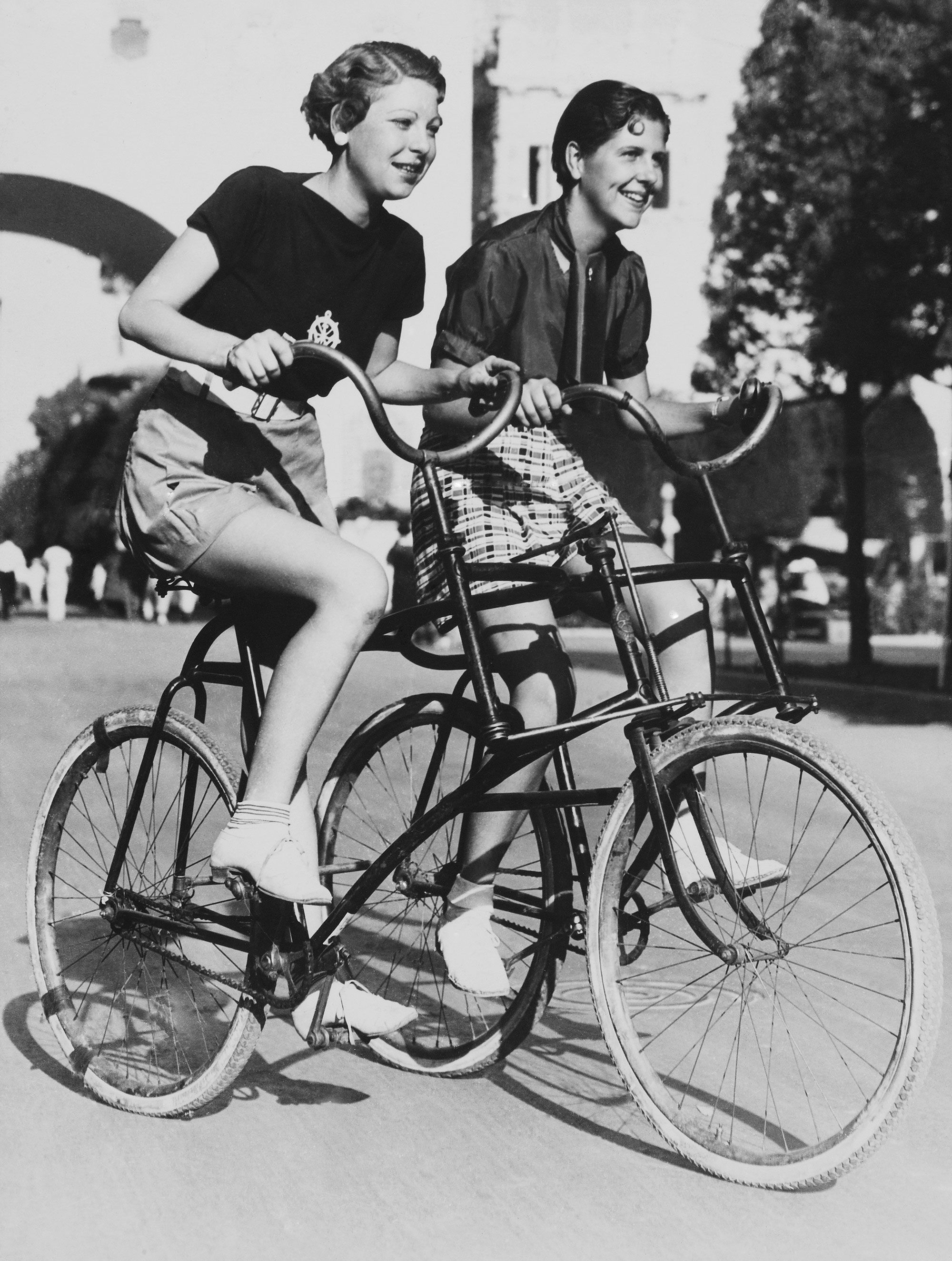 The Working Woman's Guide to Biking to Work in the Summer