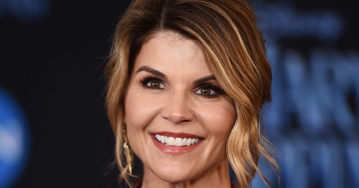 Lori Loughlin Breaks Silence On College Admissions Scandal 4006