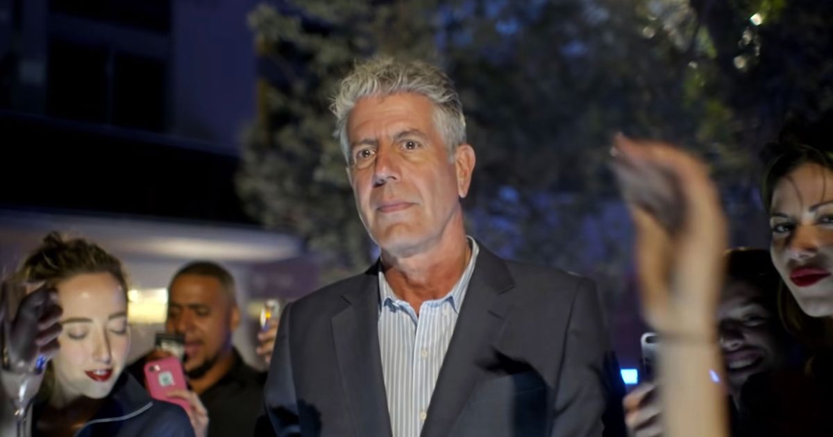 死後的Anthony Bourdain Doc使用了廚師聲音的“ AI模型”