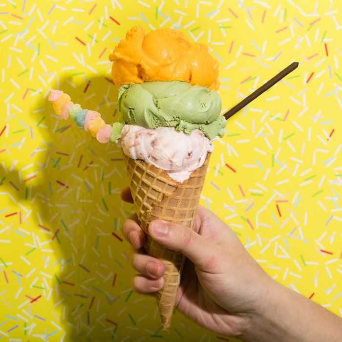 You Can Now Super-Size Sundaes With This Giant Ice Cream Scoop - Eater