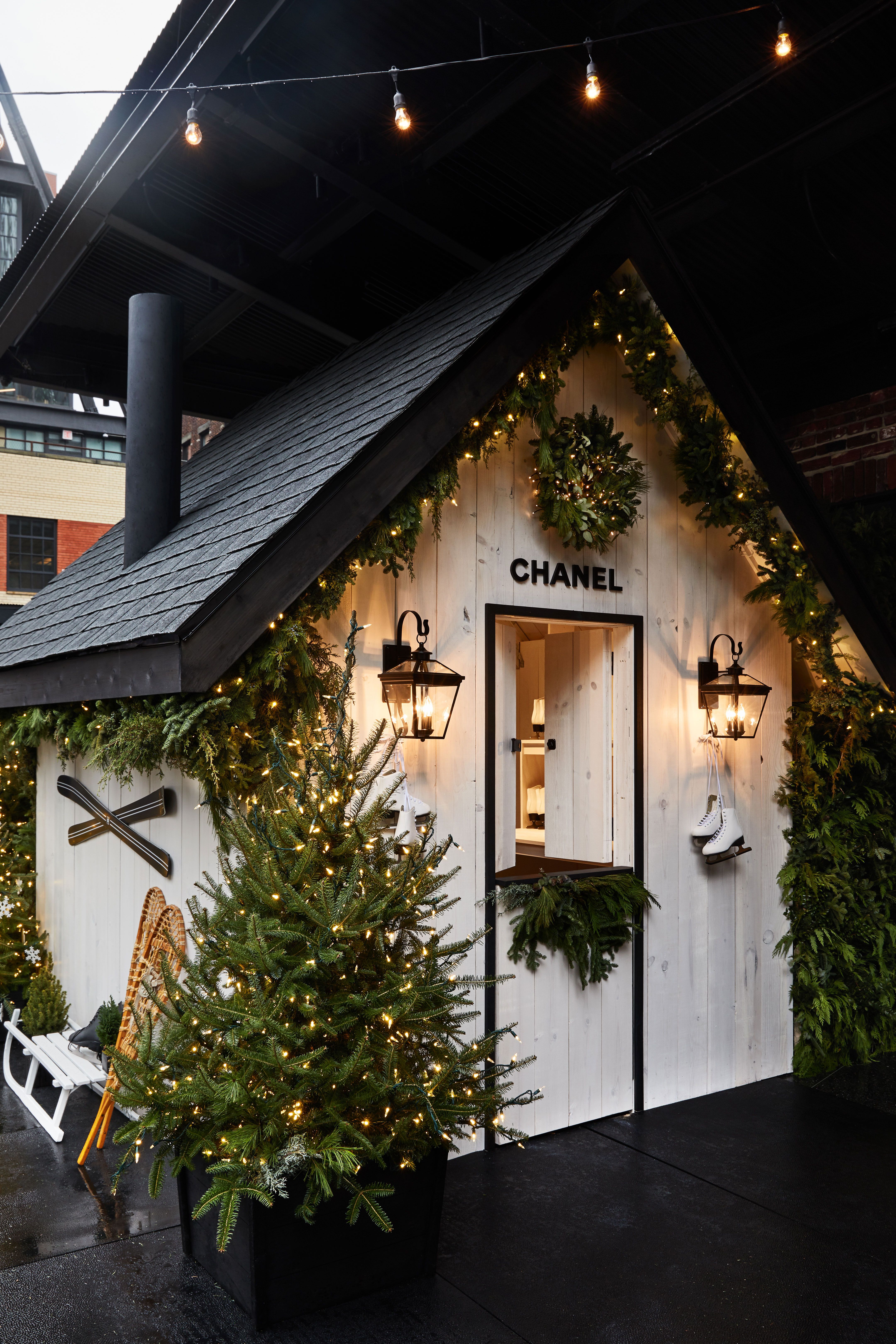 Chanel Celebrates the Holiday Season and the No. 5 Fragrance