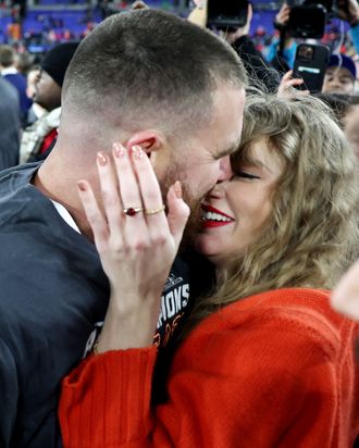 Taylor Swift and Travis Kelce Gave Us an On-Field Kiss