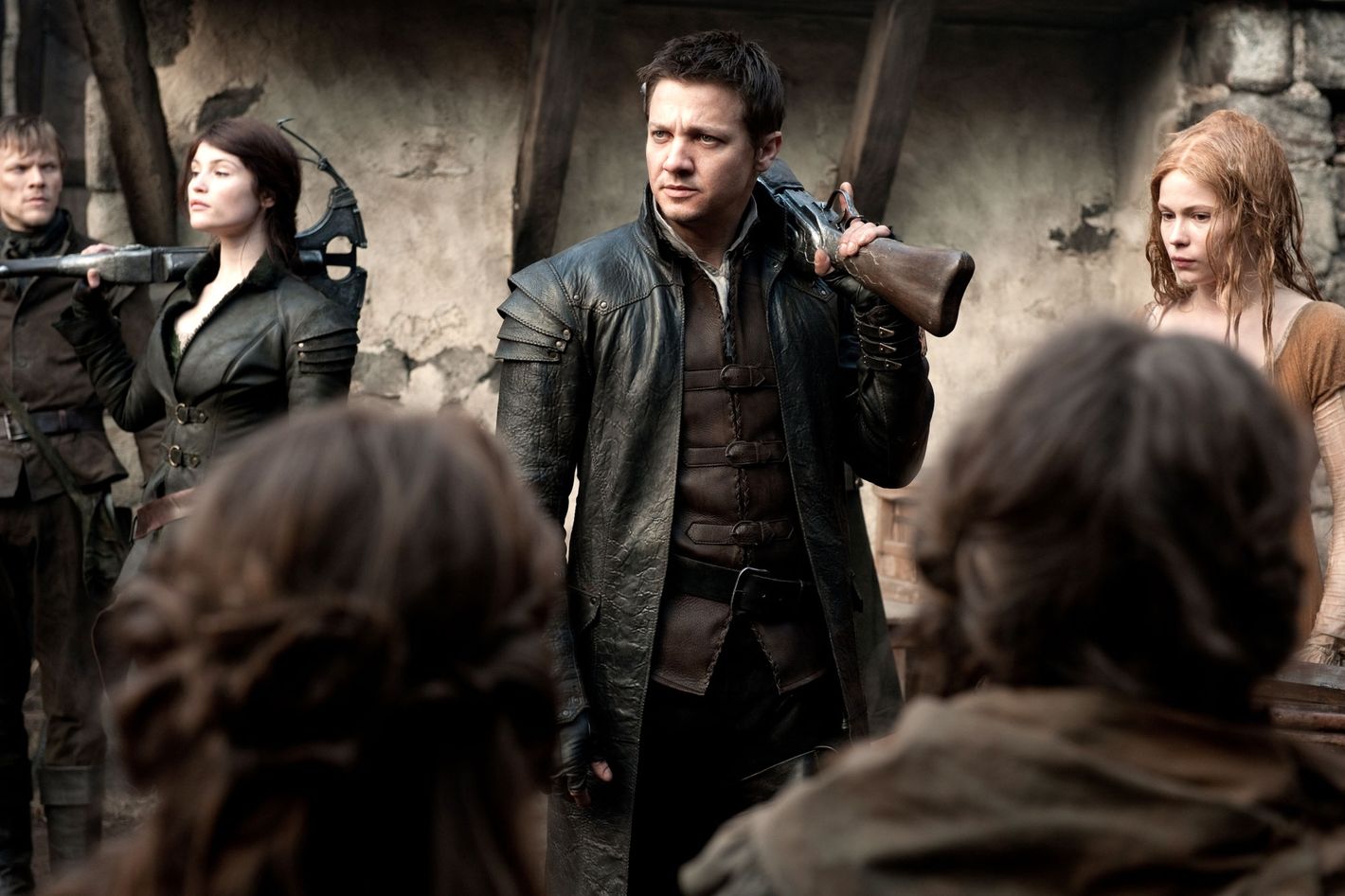 Review: HANSEL & GRETEL: WITCH HUNTERS
