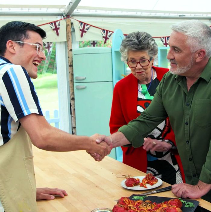 The Paul Hollywood Handshake Is the Absolute Worst