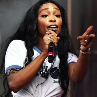 SZA Says Her Vocal Cords Are Not Permanently Damaged