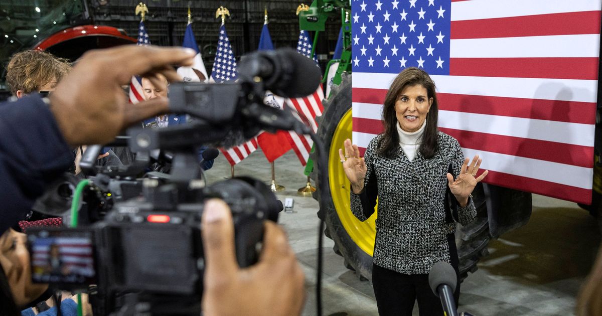 Trump Floats Ridiculous Nikki Haley Birther Conspiracy - Vimarsana News