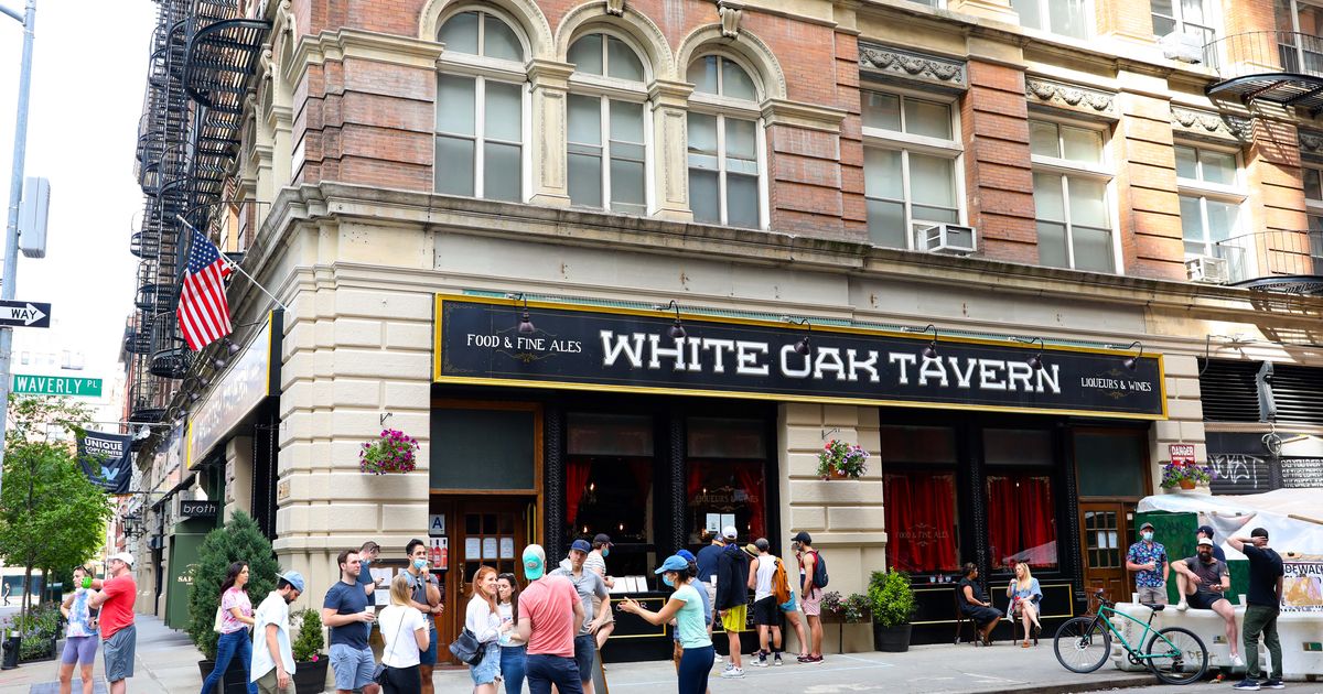 White Oak Tavern in Greenwich Village Serves To Go Cocktails