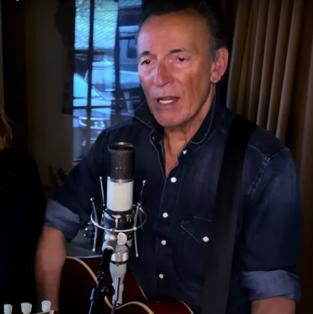 Watch Bruce Springsteen Sing In Jersey4jersey Concert